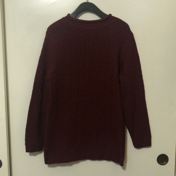 Beautiful maroon red Bobbie Brooks cable knit thick sweater. - Picture 4 of 8